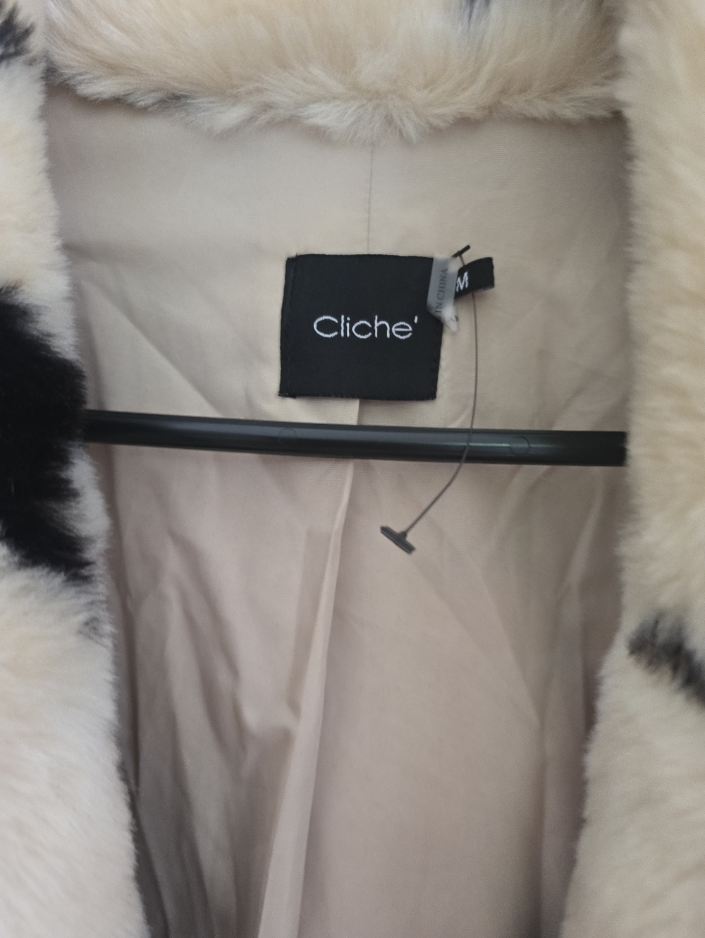 NWOT Cliché Faux Fur Star Print Statement Coat - Cream & Black - Picture 10 of 11
